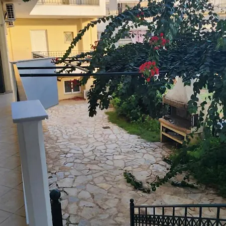 Paralio Place
